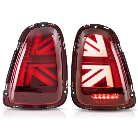 Mini Cooper con Union Jack sulle luci posteriori