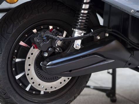 Sistema frenante a disco con ABS su uno scooter