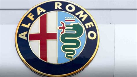 Stemma Alfa Romeo storico con biscione e croce