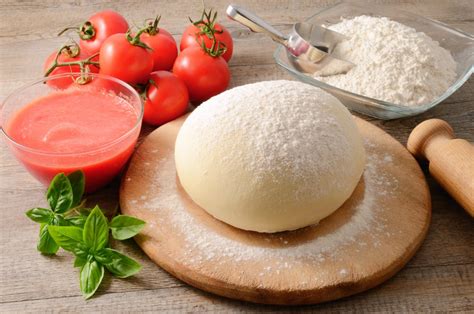Varietà di ingredienti per pizza