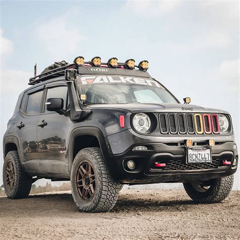 Jeep Renegade Trailhawk in azione off-road