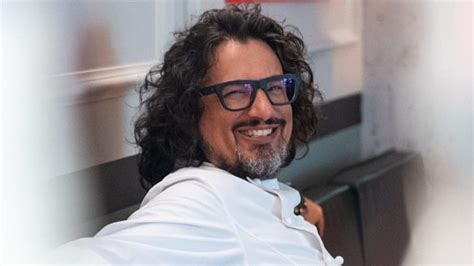 Alessandro Borghese in un ristorante