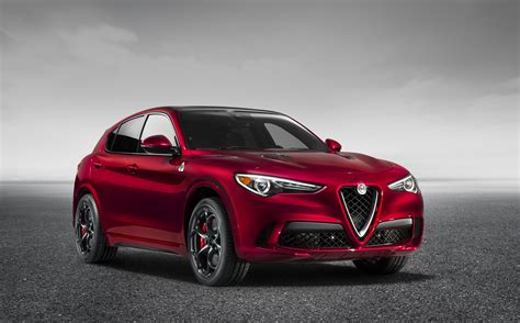 Alfa Romeo Stelvio in esposizione