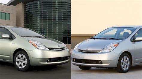 Toyota Prius 2 con fari LED accesi