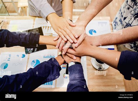 Collaborazione e spirito di squadra sul luogo di lavoro