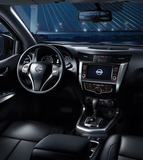 Interni lussuosi del Nissan Navara Tekna