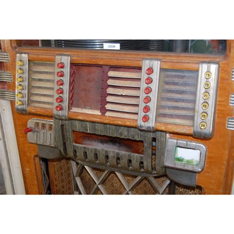 Jukebox Wurlitzer 1015 in un bar anni '50
