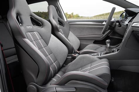 Interni Volkswagen Golf VI GTI con sedili sportivi