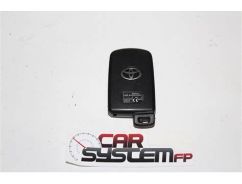 Chiave elettronica Toyota Yaris con guscio danneggiato