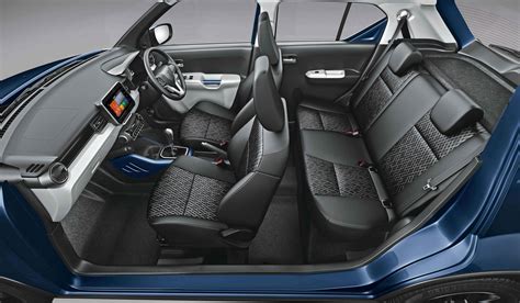 Interno abitacolo Suzuki Ignis Hybrid leva cofano