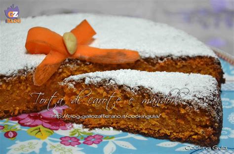Torta di carote e mandorle con spolverata di zucchero a velo
