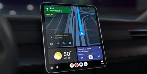 Interfaccia utente di un sistema di navigazione Android per auto con icone di app e widget