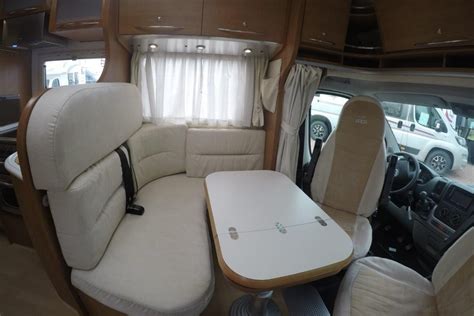 Kit tavolo trasformabile in letto per camper