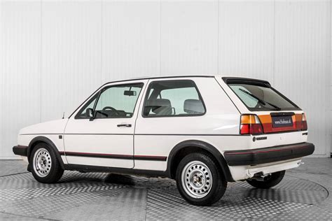 Volkswagen Golf GTI Mk II - vista laterale