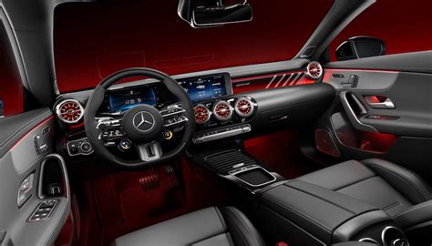 Interni di una Mercedes-Benz Classe CLA