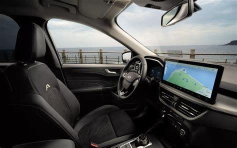 Interni Ford Kuga e display SYNC
