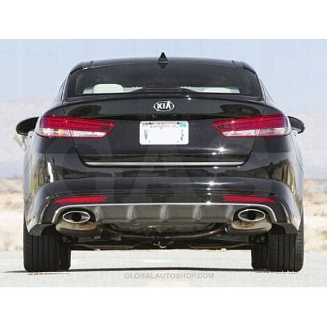 Kia Optima con battitacco posteriore installato