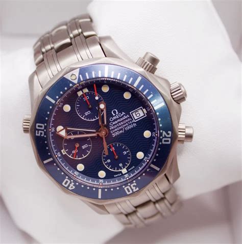 Omega Seamaster Diver 300M con quadrante blu e lunetta in ceramica