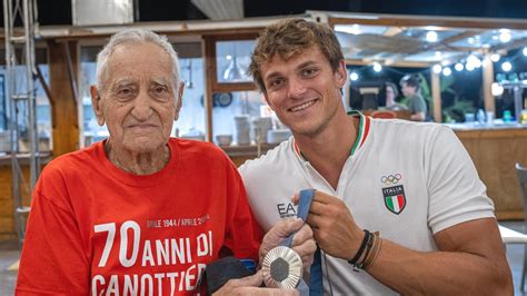 Giuseppe Moioli con l'equipaggio vincente