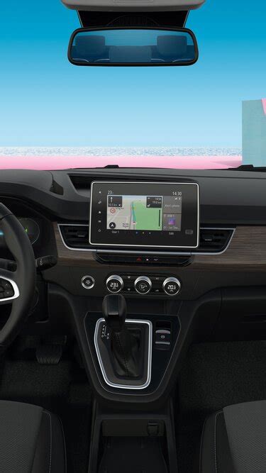 pannello di controllo veicolo Renault con sistema multimediale e connessione smartphone
