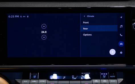 Interfaccia Toyota T-Mate su display infotainment