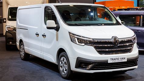 Dettaglio dell'apertura delle porte posteriori del Renault Trafic Van a 270°