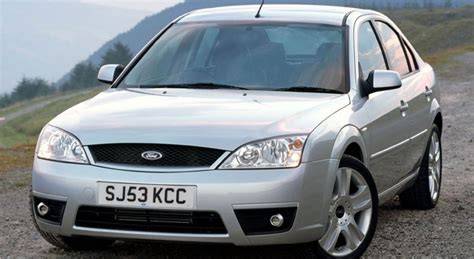 Ford Mondeo 2003 in movimento