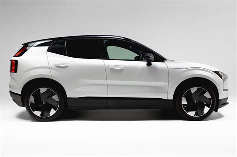 Interni della Volvo EX30 Cargo con vano di carico