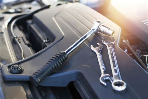 Manutenzione auto e strumenti meccanici