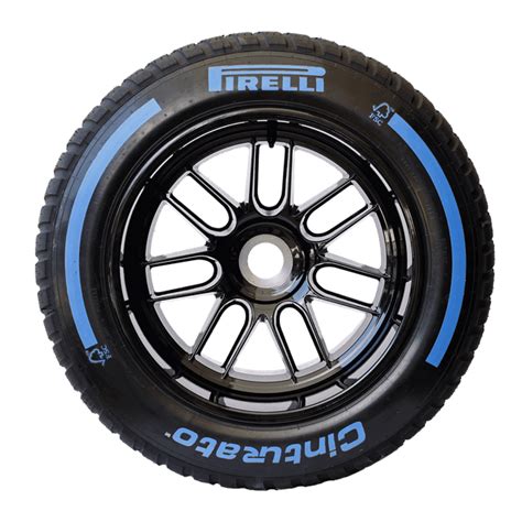 Pneumatico Pirelli in fase di test su pista bagnata