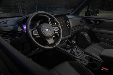 Subaru Forester 2010-2013 interni con sistema audio