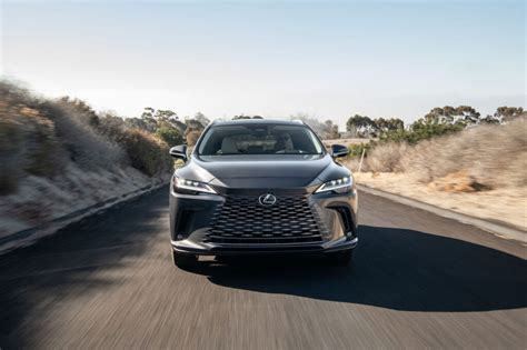 Evoluzione del design della Lexus RX
