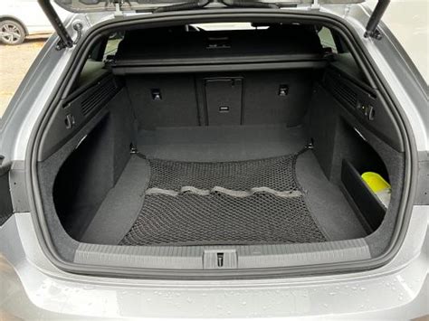 Volkswagen Arteon Shooting Brake con bagagliaio aperto