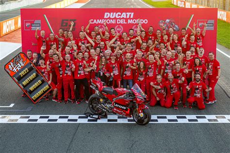 Moto Ducati campione del mondo MotoGP in festa