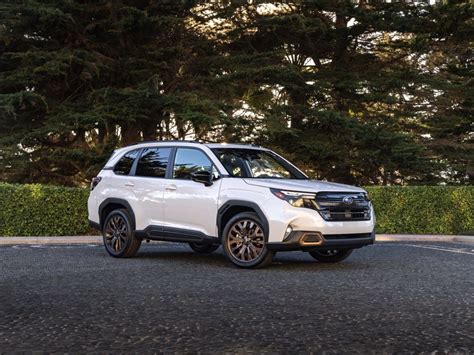 Design esterno Subaru Forester sesta generazione