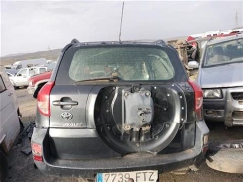 Bagagliaio Toyota RAV4 portellone aperto