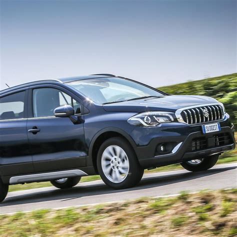 Suzuki S-Cross in montagna
