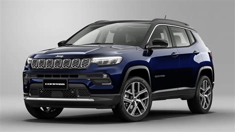 Jeep Compass parcheggiata in città
