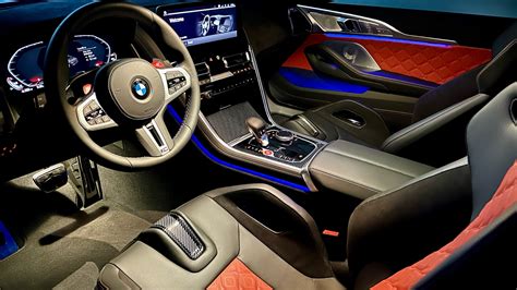 Interni BMW M8 Gran Coupé con quadro strumenti M View