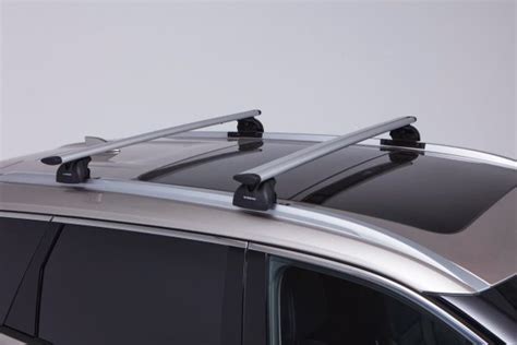 Nissan X-Trail T31 con barre portatutto installate