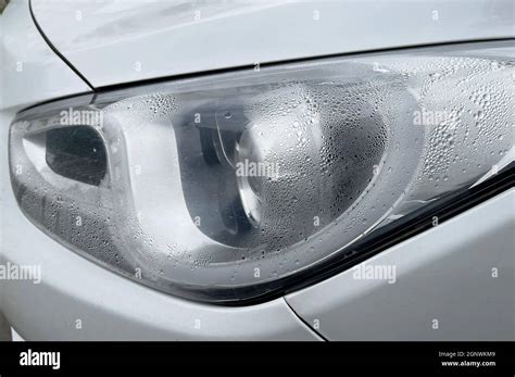 faro auto con condensa eccessiva