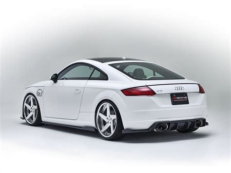 Audi TT 8S 2.0 TDI in movimento