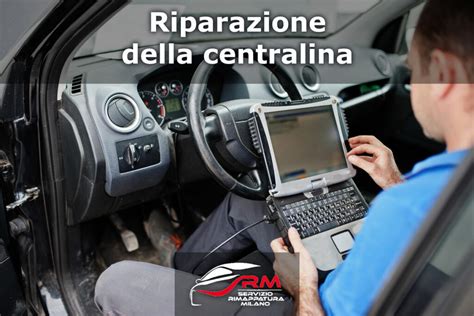 Smartphone con l'app di controllo di una centralina aggiuntiva, mostrando i parametri di tuning e le opzioni di attivazione/disattivazione