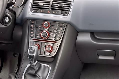 Interni Opel Meriva con il sistema FlexSpace in evidenza