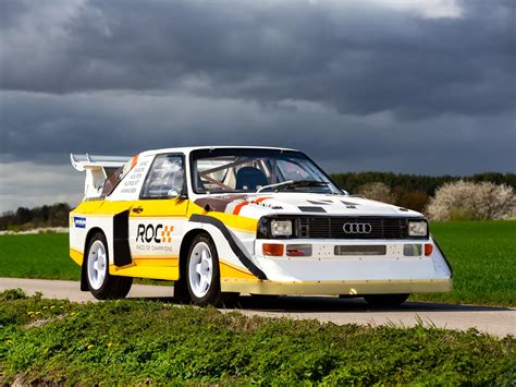 Audi Sport quattro S1 E2 in azione su un terreno sterrato