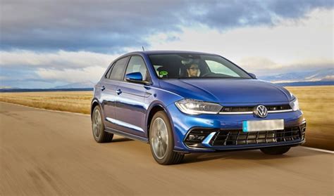 Volkswagen Polo 2024 su strada