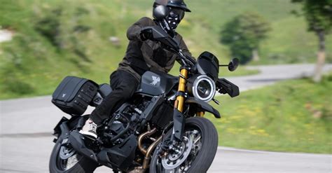 Moto personalizzata con accessori