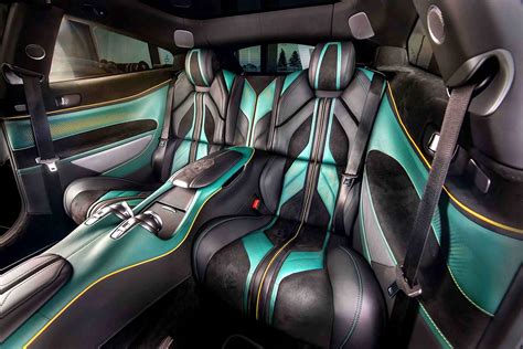Esempio di interni auto personalizzati in pelle