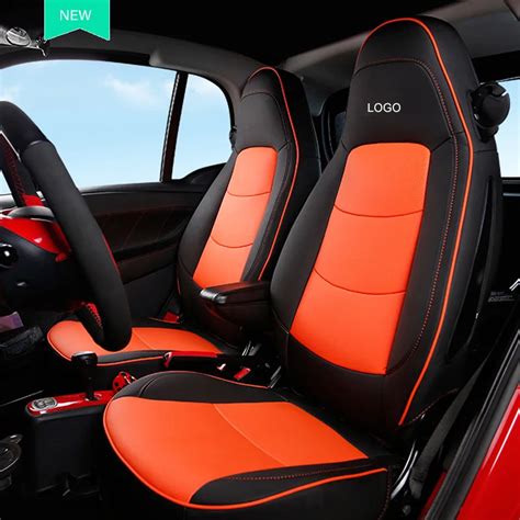 Interno auto con coprisedili personalizzati