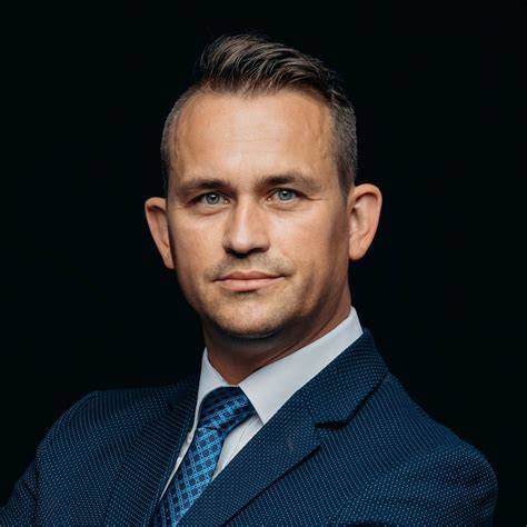 Artur Owczarek, Esperto Moje Auto